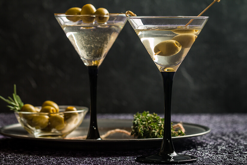 Dry_Vodka_Martini_Cocktail_Schweppes
